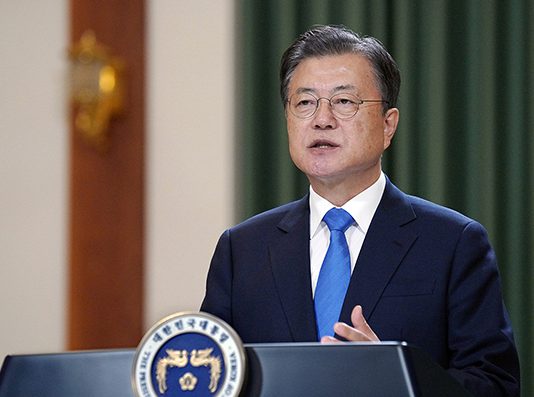 문 대통령 “한국, 백신생산 허브 한축…신종 감염병 대응 앞장”