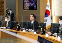 김 총리 “코로나 비상상황…전 부처 비상한 각오로 싸워야”