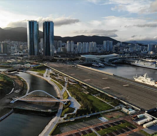 부산 북항, 146년 만에 시민 품으로…1단계 공공시설 개방