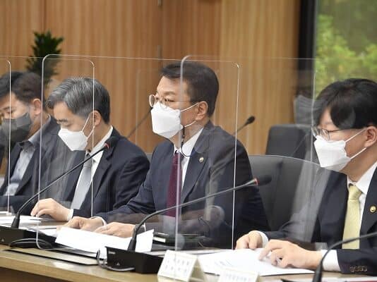 기재차관 “식용유·석유류 등 생활 밀접 물가 점검…적기 대응”