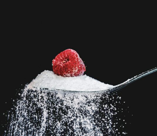 과다한 음식 섭취와 몸에 미치는 영향: 건강에 대한 경고