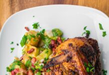 건강한 변화를 위한 다이어트와 운동의 상호 보완적인 효과 chicken and vegetables on plte