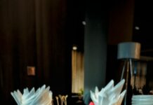 다이어트와 운동: 건강을 위한 두 가지 필수 요소 a table topped with plates of food and bowls of fruit