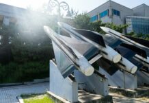 6·25전쟁 참전 고 티탈렙타 네덜란드 용사 유해 봉환 white and gray metal machine