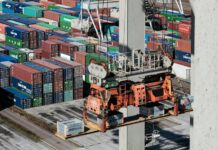 7월 수출 전년대비 13.9%↑…10개월 연속 플러스 행진 an overhead view of cargo containers and a crane