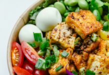 여름철 운동 후 소화에 좋은 음식 추천 two boiled eggs