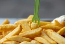 여름철 운동 중 피할 음식과 대체 식품 potato fries