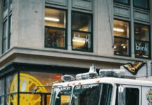 추석 연휴 특별경계근무 실시 shallow focus photo of white and red firetruck