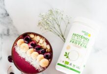 단백질 섭취량, 근력 운동 전후 어떻게 챙겨야 할까? a couple of bowls of food on a table