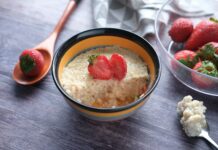 운동 후 회복력을 높이는 필수 영양소 brown rice on blue and white ceramic bowl