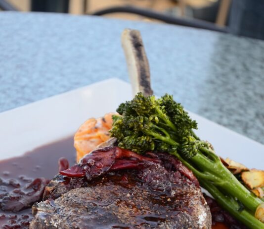 비만 예방을 위한 효과적인 식단 관리 close-up photo of cooked food on square white plate