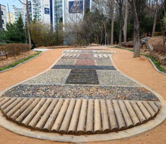 ‘자연을 발로 느끼다’ 실락공원 ‘황마 맨발길’ 조성