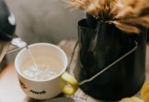 겨울철 면역력 관리 white ceramic bowl on brown woven basket