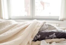 나의 아침을 깨워주는 스트레칭 teacup filled with liquid placed on saucer