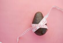 다이어트의 함정에서 벗어나는 법” brown and white heart shaped hanging ornament