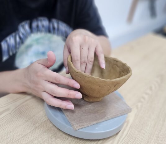 경기도자박물관, 경기도어린이박물관 협력 교육 프로그램 ‘오감으로 빚은 찻잔’ 운영