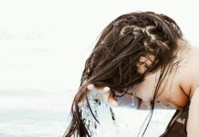 헤어 건강 트렌드, ‘스칼프 케어’와 ‘맞춤형 두피 진단’이 대세 woman in body of water