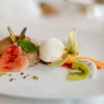 “균형 잡힌 식단, 작심삼일 없이 내 일상에 녹이기” a plate of food