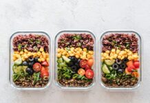 여성 건강관리, 일상 속 작은 변화가 큰 힘이 된다 fruit salads