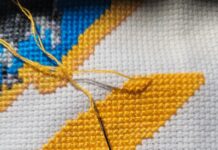 늘 지치는 당신, 만성피로 극복을 위한 생활 루틴이 답이다 yellow and white star illustration