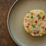 내 몸을 위한 식단 관리, 실생활에서 쉽게 시작하는 최신 트렌드 a plate of rice with vegetables