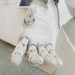 나만의 맞춤 건강관리, AI가 도와준다 closeup photo of white robot arm