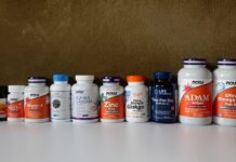 건강을 위한 작은 변화, 영양 보충제 똑똑하게 챙기는 법 a row of bottles of different types of vitamins