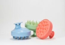 집에서 시작하는 두피-모발 건강 관리, 새로운 루틴이 만든 변화 a couple of teapots