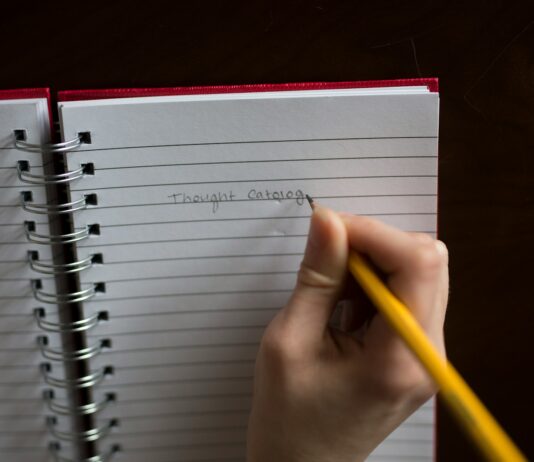 “마음도 건강해야 진짜 힐링” – 일상 속에서 실천하는 정신건강 관리법 person writing on notebook