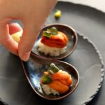 “끊이지 않는 피로감… 만성피로, 생활 습관 변화로 풀길 찾는다” food with mint on top