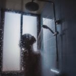 만성피로, 생활 속 소소한 변화로 개선한다 woman under showerhead