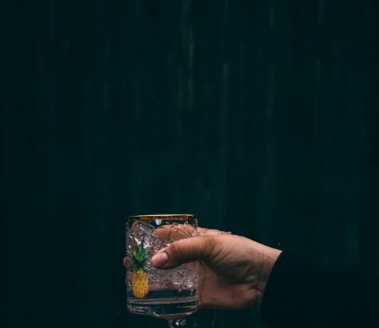 “영양 & 보충제, 일상 속 건강관리 동반자로 자리 잡다” person holding clear drinking glass with water