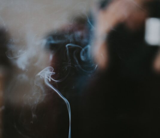 안전하게 더해보는 대체요법, 일상에서 실천하는 건강 루틴 제안 toothpick on popsickle stick