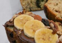 “나에게 맞는 식단 찾기, 작은 변화로 건강 시작하세요” brown bread with white cream