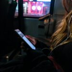 일상 속 스트레스, 작지만 똑똑하게 관리하는 실천법 person uses smartphone