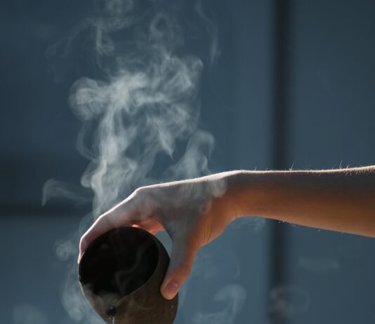 “작은 실천이 만든 큰 변화, 일상 속 정신건강 지키기 트렌드” person pouring hot water on white cup