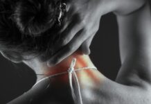만성 피로와 허리 통증, 직장인 건강 이상신호에 주목해야 Woman's neck with highlighted pain area.