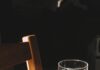 건강한 식단, 일상에서 실천하는 작은 변화가 만든다 clear drinking glass on brown wooden chair