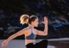 헬스장 대신 거실에서! 맨몸 운동, 내 집에서 시작하는 건강 혁명 woman in black leggings and white sports bra