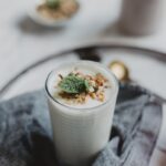 단백질 식단의 기적, 건강을 지키는 스마트한 선택 white liquid in clear drinking glass