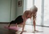 “바쁜 일상 속 슬기로운 체력 관리, 맨몸 운동으로 건강 지키기!” woman in black tank top and black leggings doing yoga