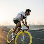 현대인의 건강지킴이, 쉽고 효율적인 혈당 관리 비법 대공개 man riding bicycle on road during daytime