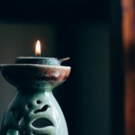 “작은 걸음부터 시작하는 마음 챙김 루틴, 일상에 여유를 더하다” rule of thirds photography of lit candle